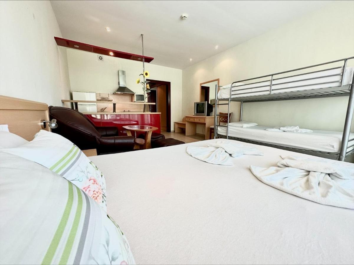 Menada Miramar Palace Apartments ซันนีบีช ภายนอก รูปภาพ