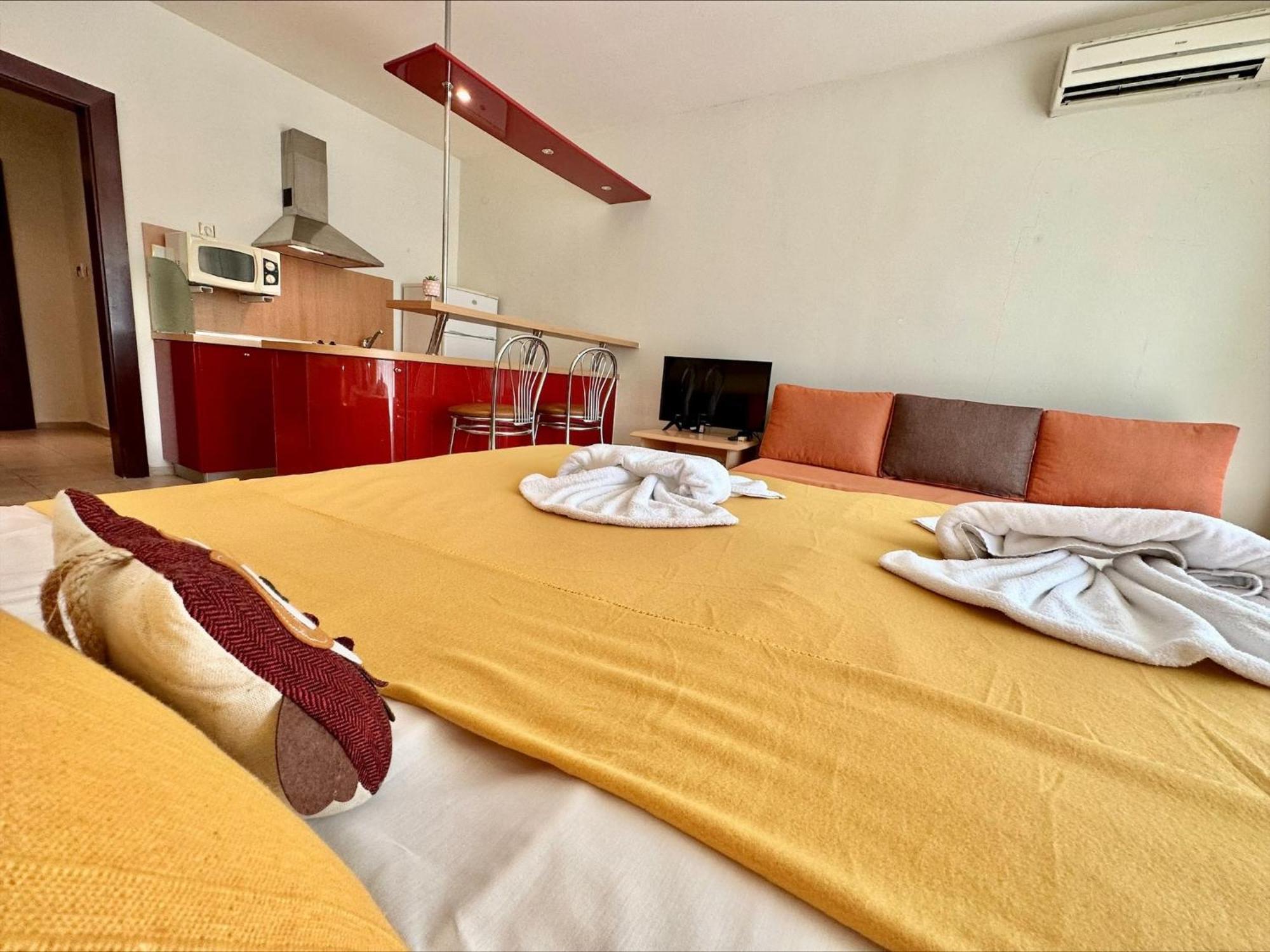 Menada Miramar Palace Apartments ซันนีบีช ภายนอก รูปภาพ