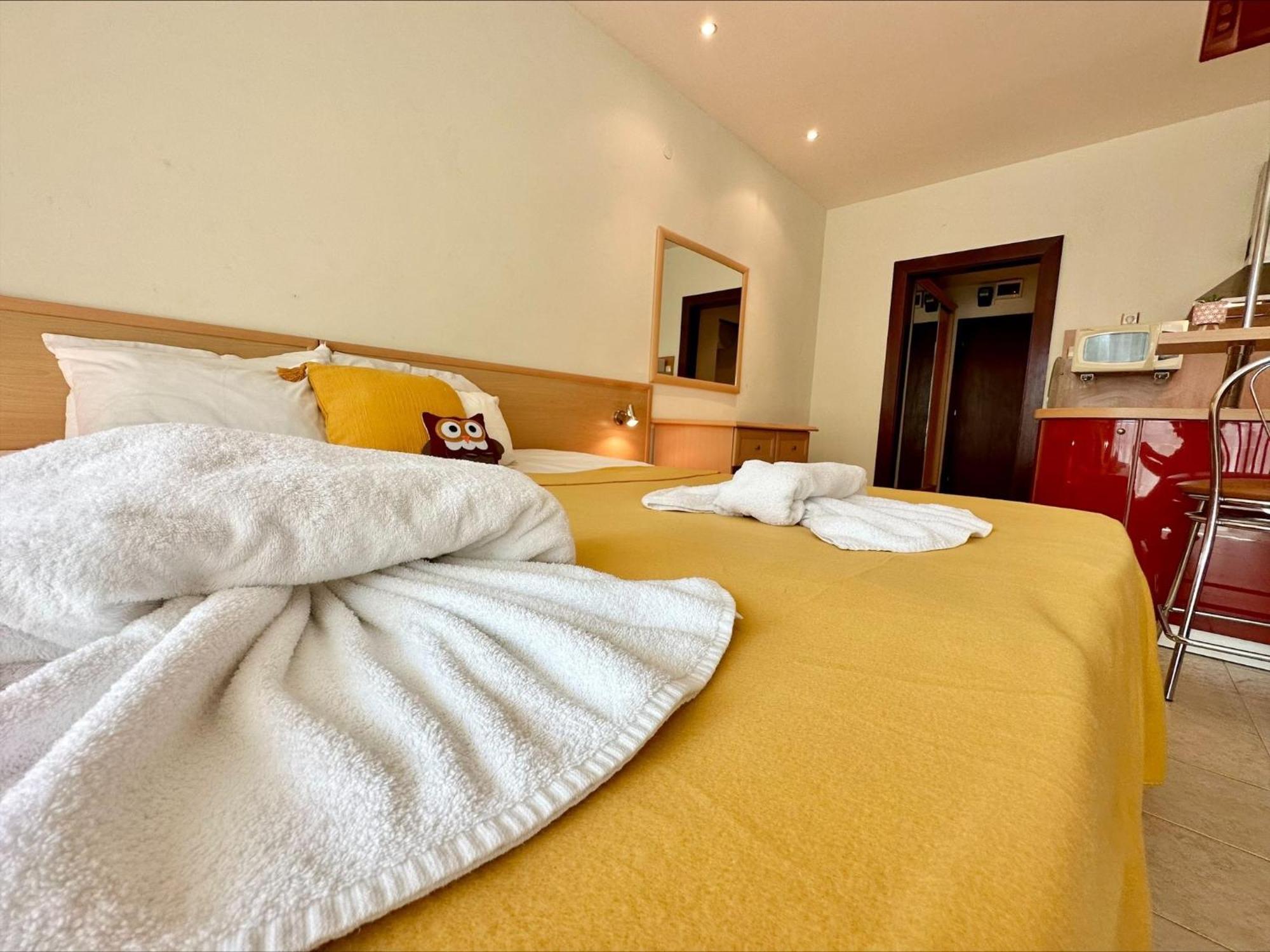 Menada Miramar Palace Apartments ซันนีบีช ภายนอก รูปภาพ