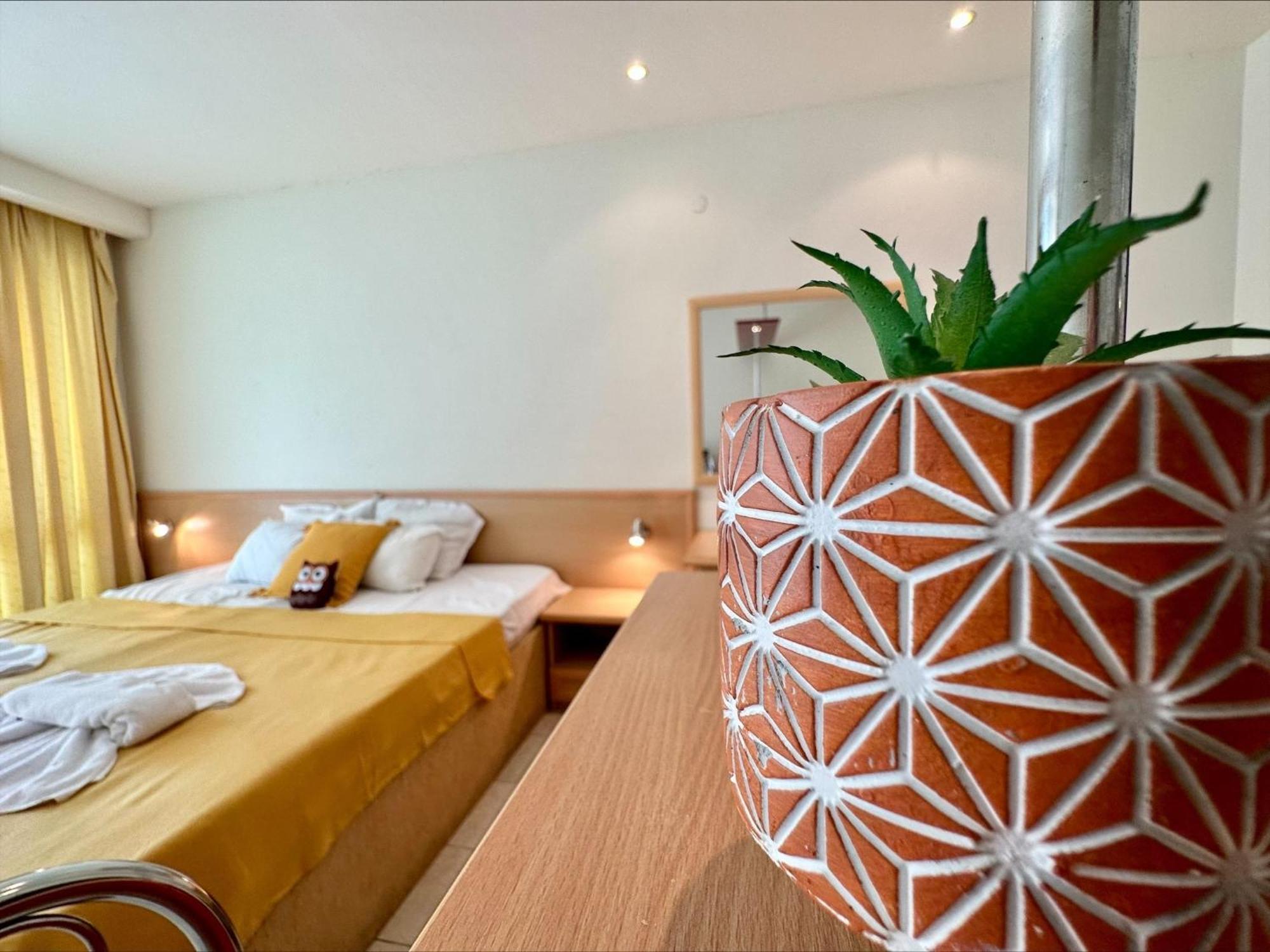 Menada Miramar Palace Apartments ซันนีบีช ภายนอก รูปภาพ