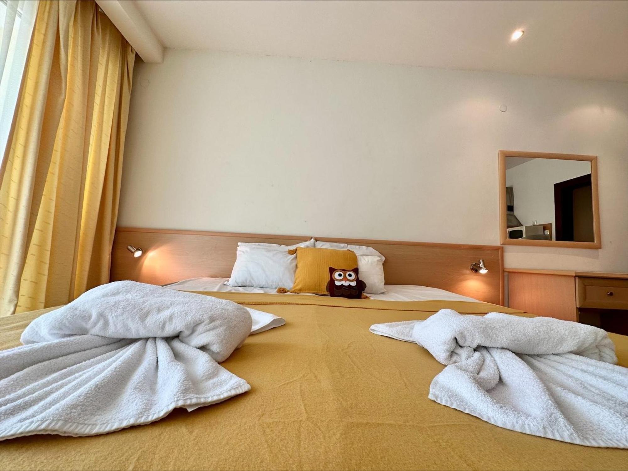 Menada Miramar Palace Apartments ซันนีบีช ภายนอก รูปภาพ