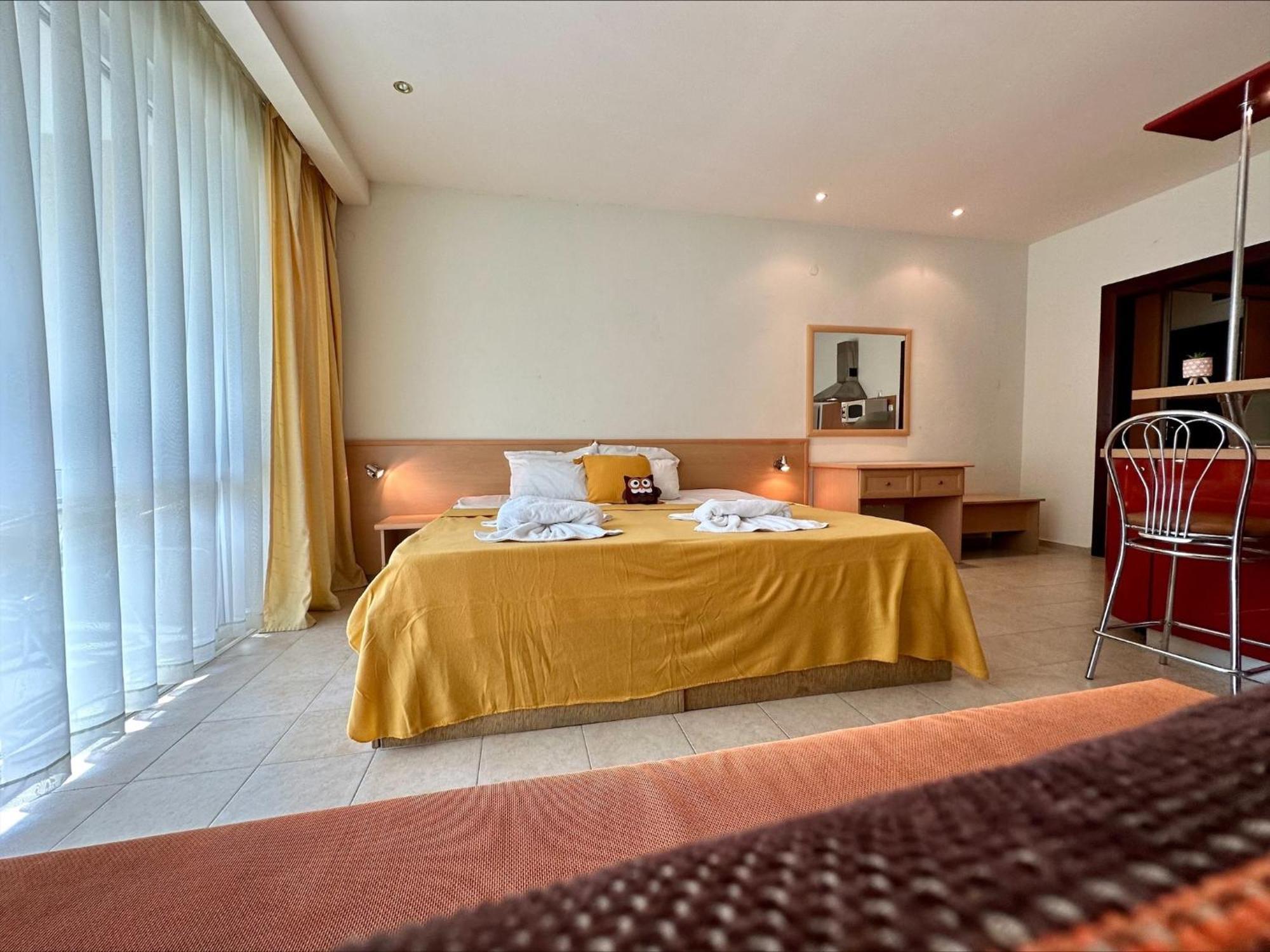 Menada Miramar Palace Apartments ซันนีบีช ภายนอก รูปภาพ