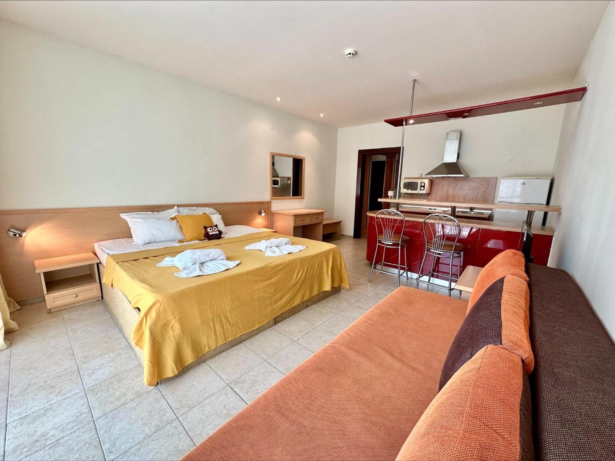 Menada Miramar Palace Apartments ซันนีบีช ภายนอก รูปภาพ