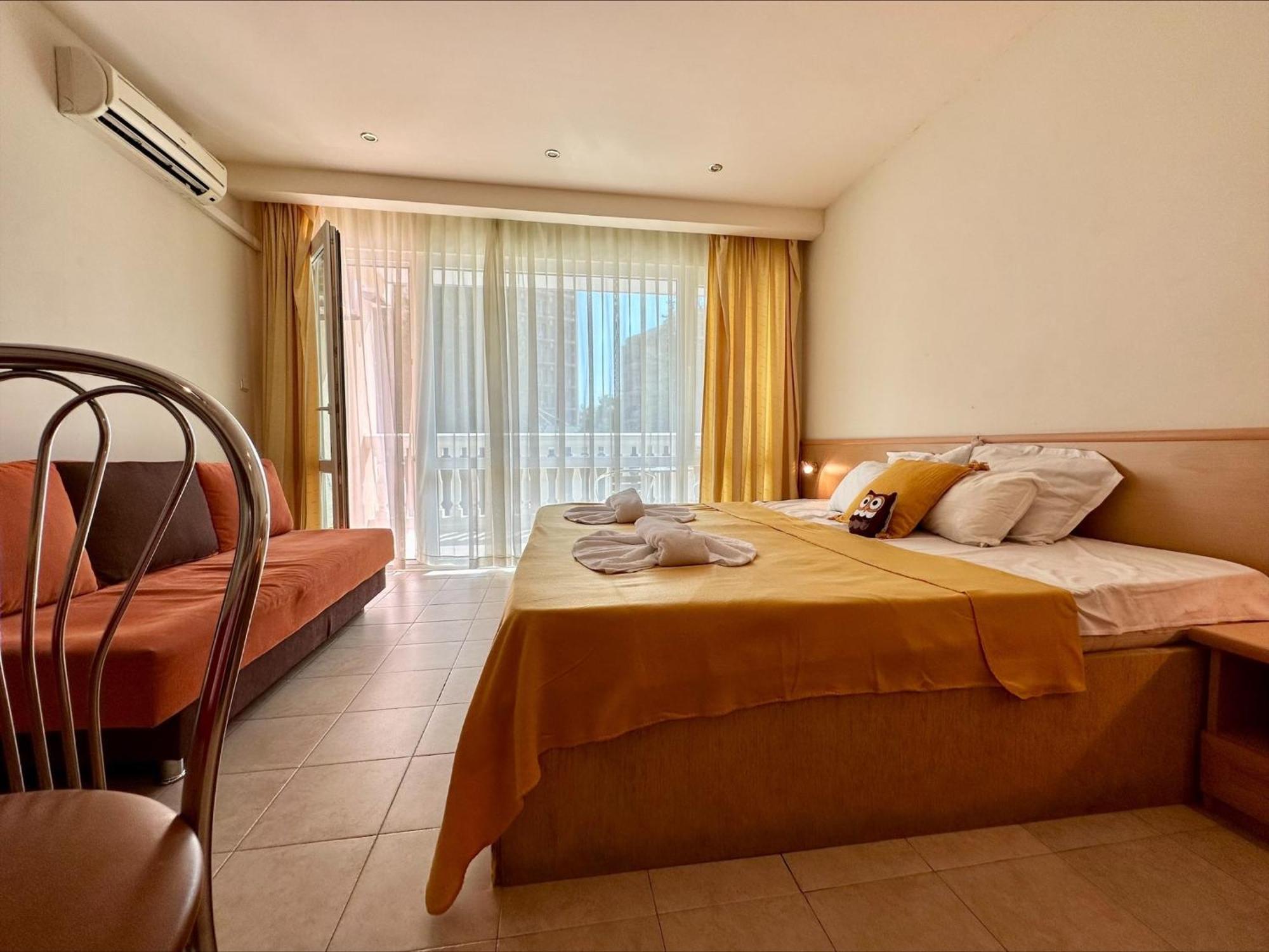 Menada Miramar Palace Apartments ซันนีบีช ภายนอก รูปภาพ